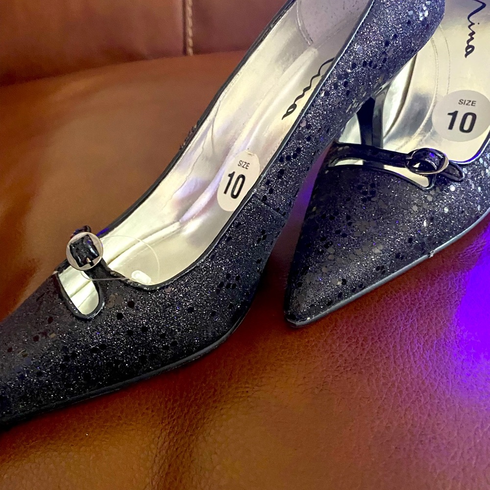 Brand New Nina sparkling shoes 👠